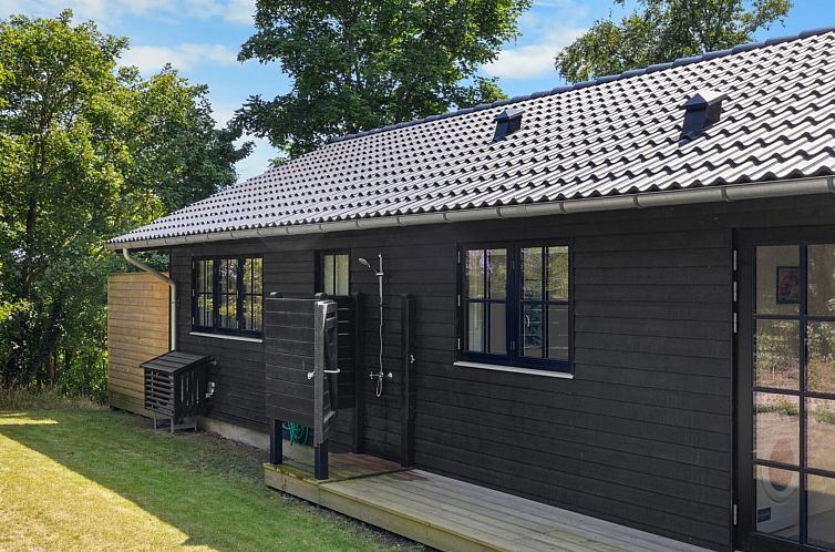 Vakantiehuis "Edvardsine" - 40m from the sea