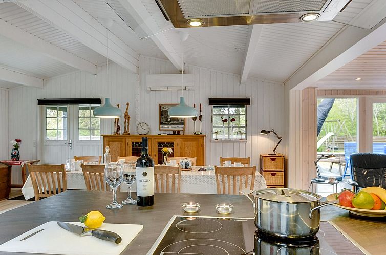 Vakantiehuis "Hardina" - 300m from the sea