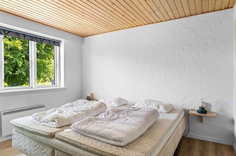 Vakantiehuis "Ina" - 210m from the sea