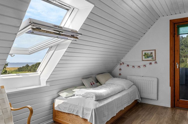 Vakantiehuis "Ina" - 210m from the sea