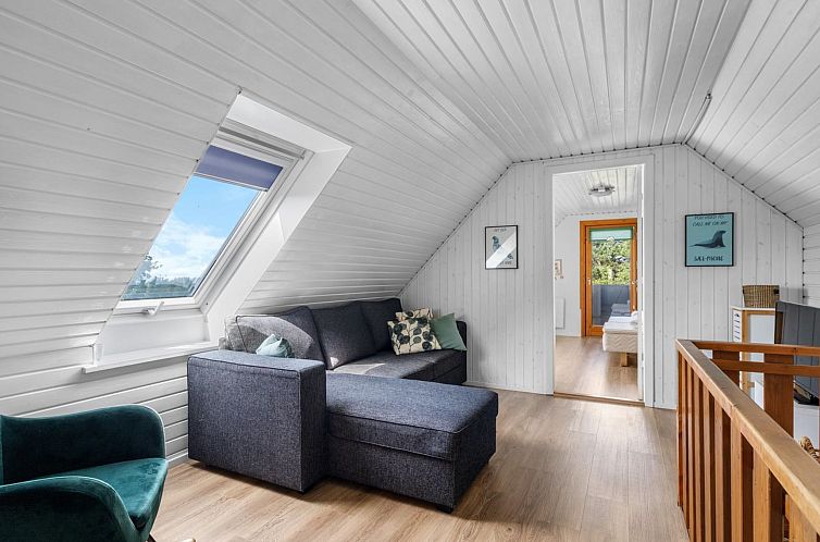 Vakantiehuis "Ina" - 210m from the sea