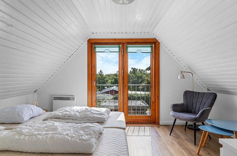 Vakantiehuis "Ina" - 210m from the sea