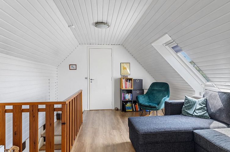 Vakantiehuis "Ina" - 210m from the sea