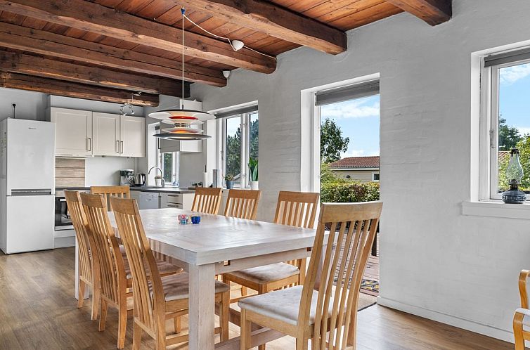 Vakantiehuis "Ina" - 210m from the sea