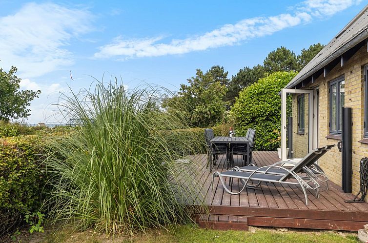 Vakantiehuis "Ina" - 210m from the sea