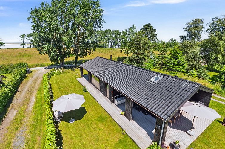 Vakantiehuis "Huldrik" - 100m from the sea