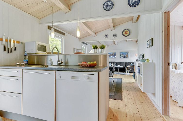 Vakantiehuis "Jenny" - 140m from the sea