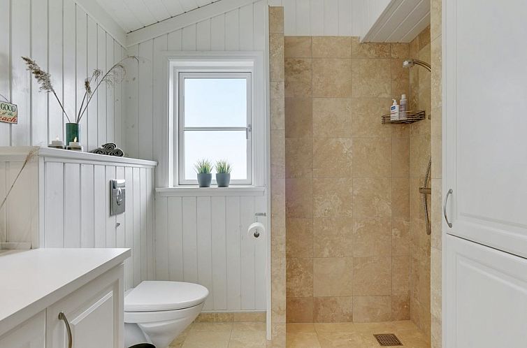 Vakantiehuis "Antti" - 350m from the sea