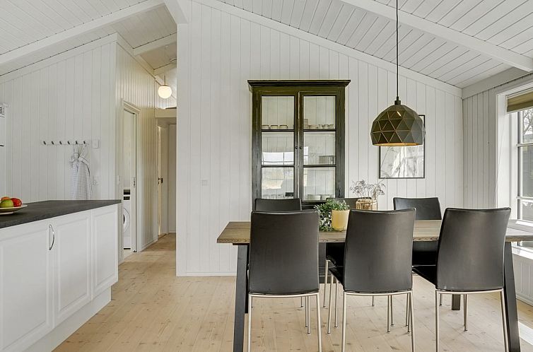 Vakantiehuis "Antti" - 350m from the sea