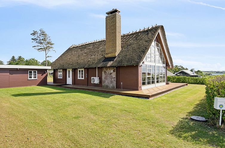 Vakantiehuis "Ginnie" - 300m from the sea