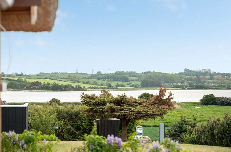 Vakantiehuis "Ginnie" - 300m from the sea