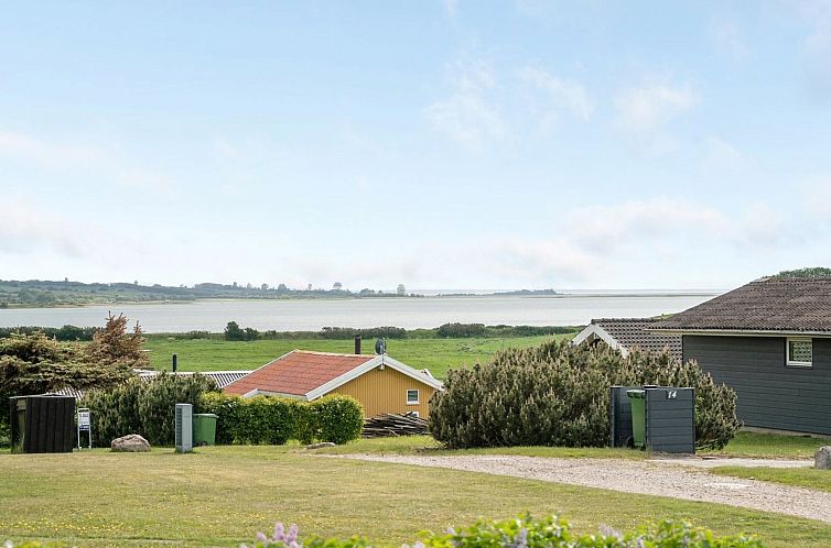 Vakantiehuis "Ginnie" - 300m from the sea