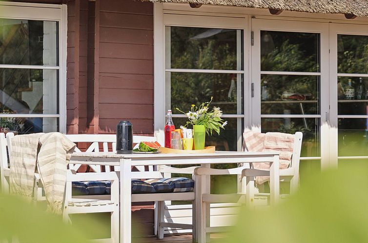 Vakantiehuis "Ginnie" - 300m from the sea