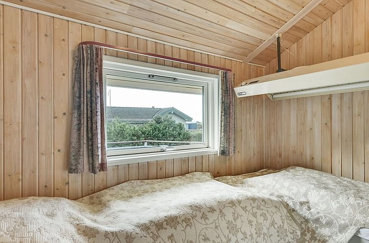 Vakantiehuis "Ginnie" - 300m from the sea