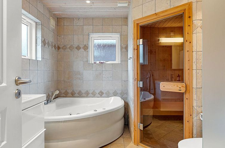 Vakantiehuis "Filisha" - 200m from the sea
