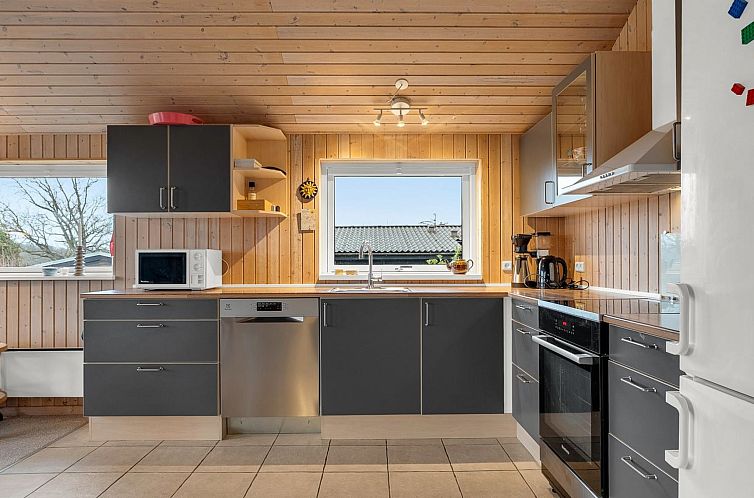 Vakantiehuis "Filisha" - 200m from the sea