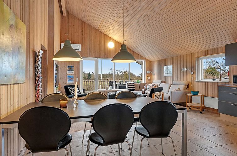 Vakantiehuis "Filisha" - 200m from the sea