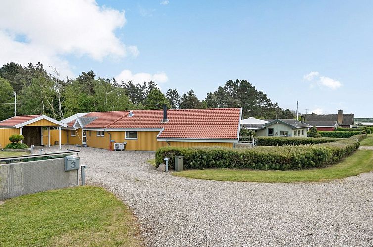 Vakantiehuis "Hjalmar" - 400m from the sea