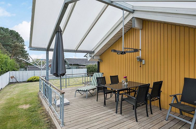 Vakantiehuis "Hjalmar" - 400m from the sea