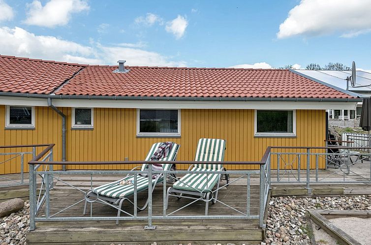 Vakantiehuis "Hjalmar" - 400m from the sea