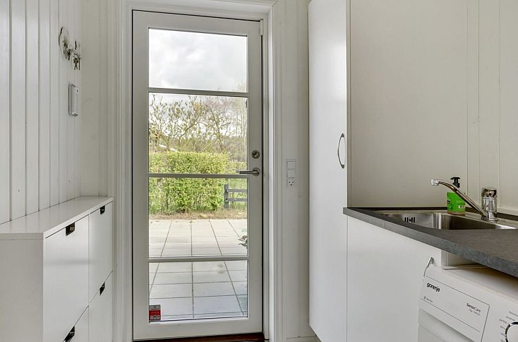 Vakantiehuis "Antti" - 350m from the sea