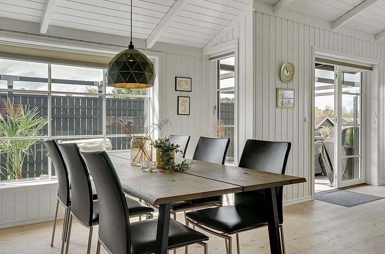 Vakantiehuis "Antti" - 350m from the sea