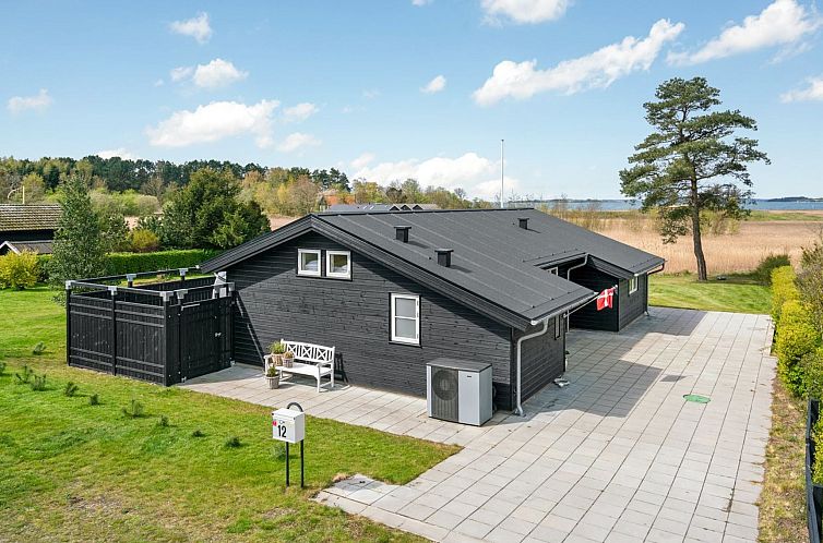 Vakantiehuis "Antti" - 350m from the sea