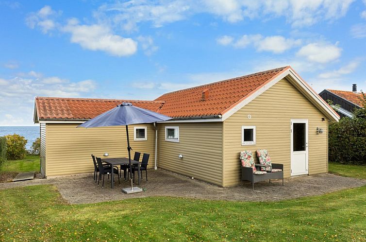 Vakantiehuis "Astrath" - 10m from the sea