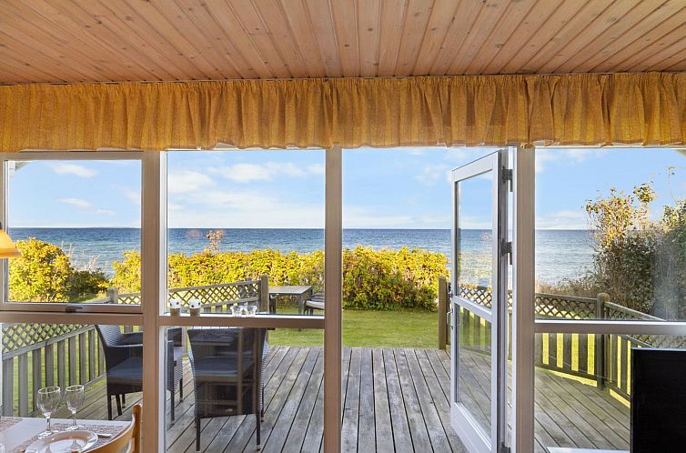 Vakantiehuis "Astrath" - 10m from the sea