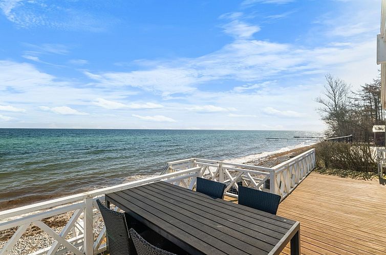 Vakantiehuis "Answald" - 10m from the sea