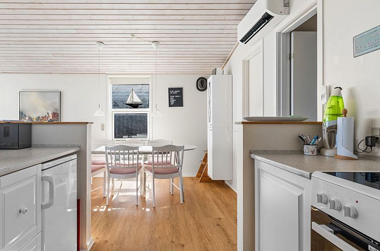 Vakantiehuis "Answald" - 10m from the sea