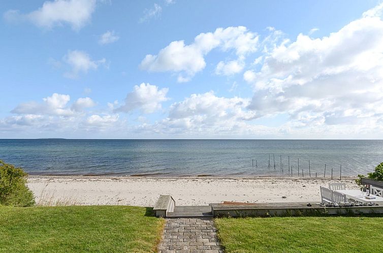 Vakantiehuis "Keti" - 5m from the sea