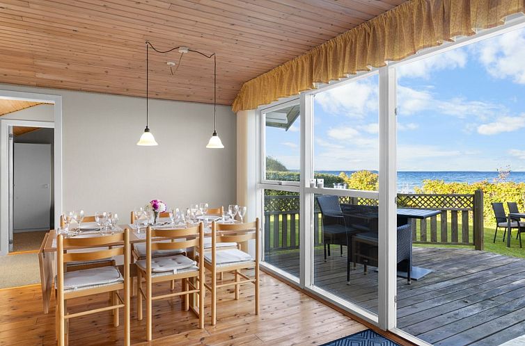 Vakantiehuis "Astrath" - 10m from the sea