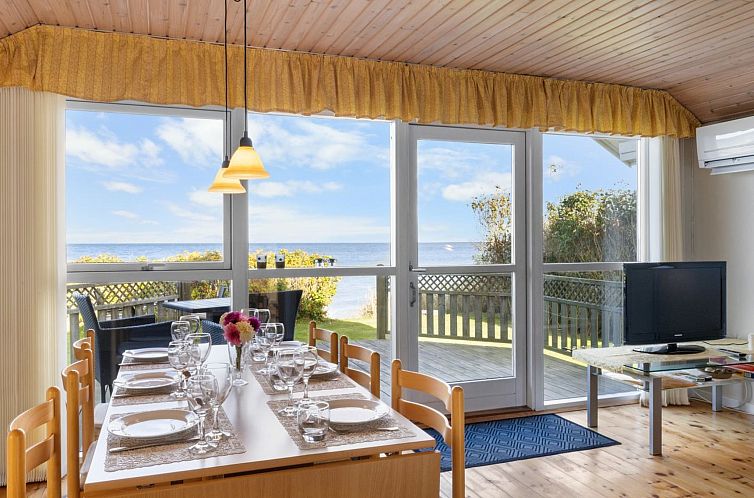 Vakantiehuis "Astrath" - 10m from the sea