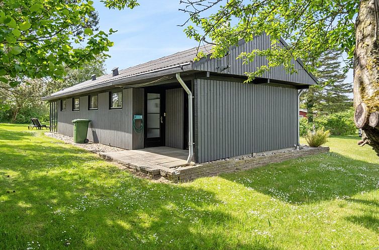 Vakantiehuis "Veljan" - 400m from the sea