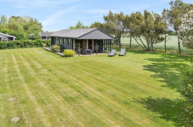 Vakantiehuis "Veljan" - 400m from the sea