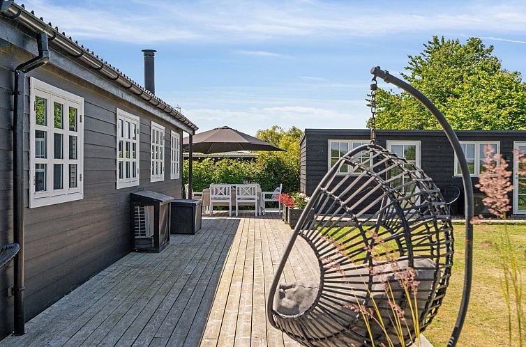 Vakantiehuis "Veljan" - 400m from the sea