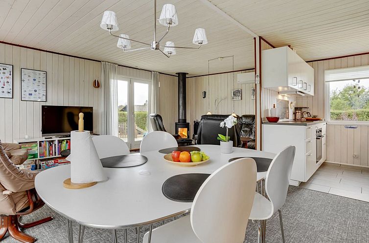 Vakantiehuis "Janne" - 400m from the sea