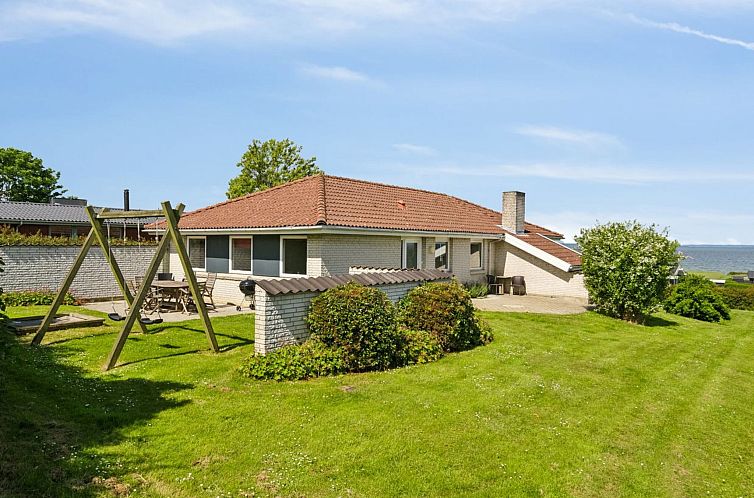 Vakantiehuis "Matthias" - 300m from the sea