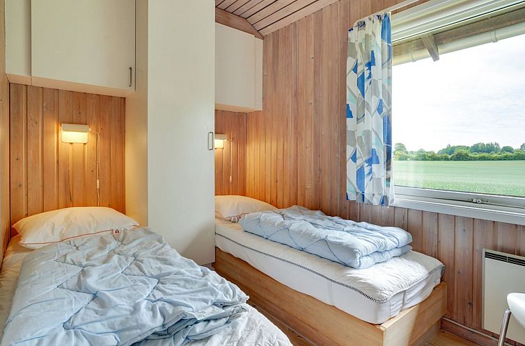 Vakantiehuis "Janne" - 400m from the sea