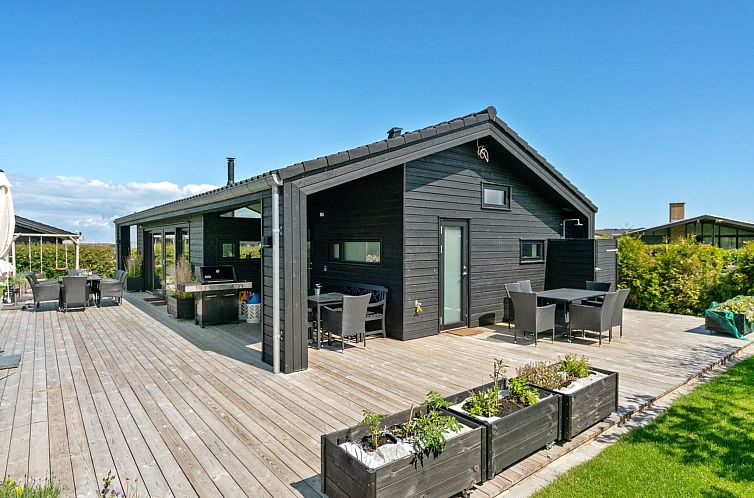 Vakantiehuis "Maaria" - 400m from the sea