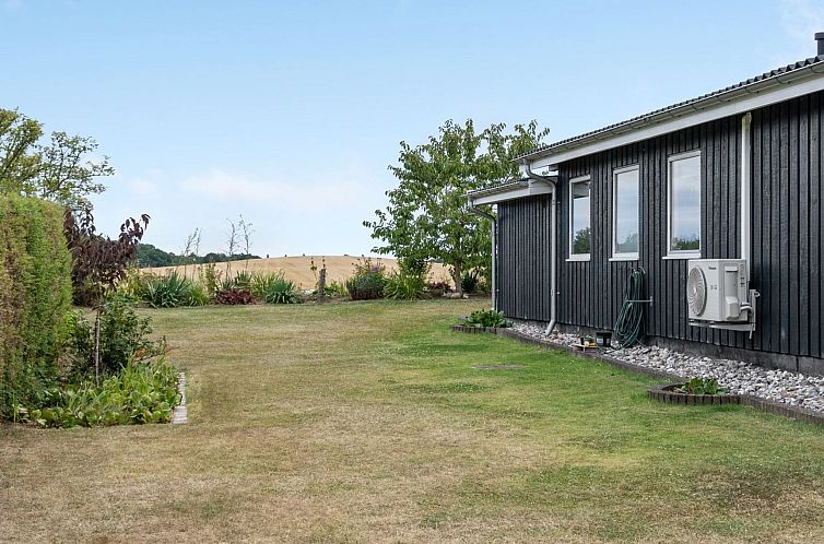 Vakantiehuis "Asya" - 600m from the sea