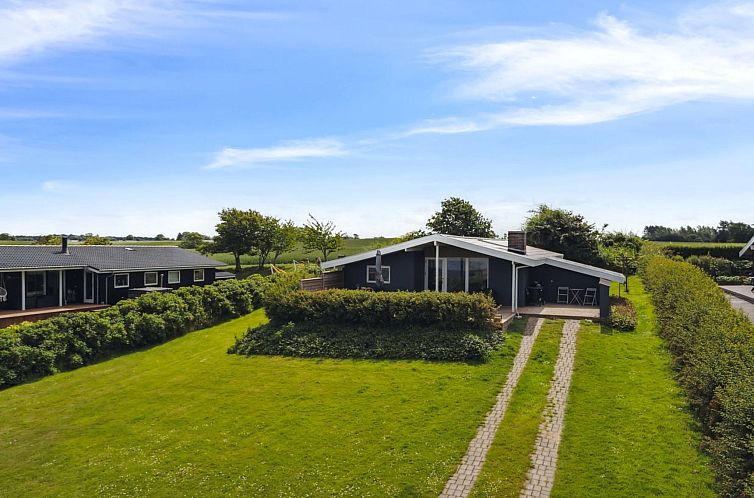 Vakantiehuis "Nelina" - 300m from the sea