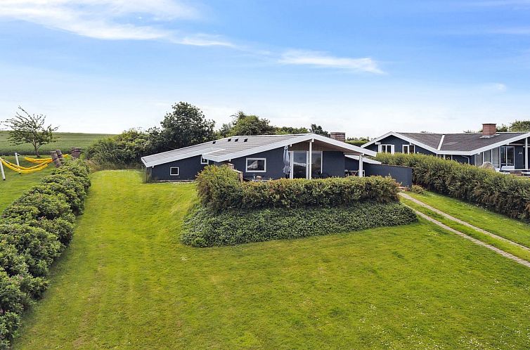 Vakantiehuis "Nelina" - 300m from the sea