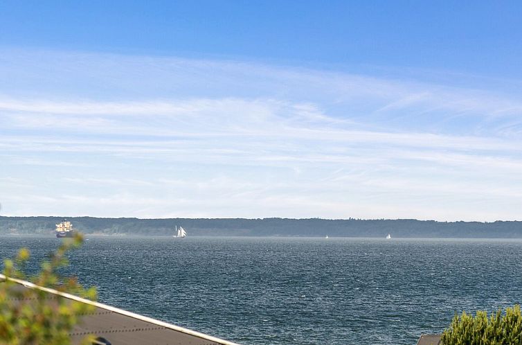 Vakantiehuis "Nelina" - 300m from the sea