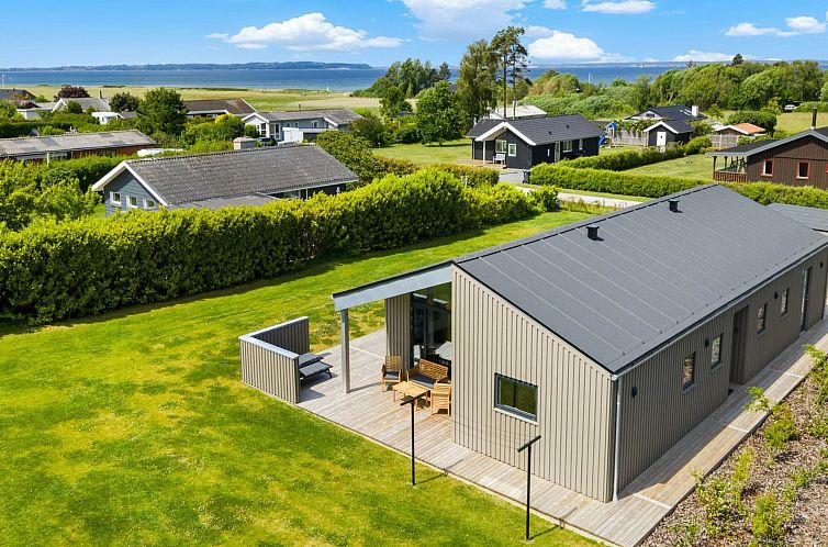 Vakantiehuis "Tydkil" - 250m from the sea