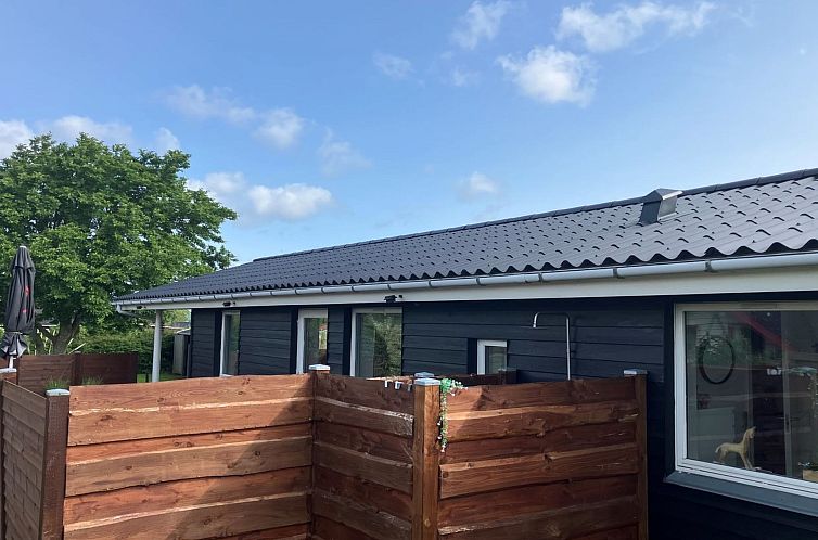 Vakantiehuis "Kjell" - 100m from the sea