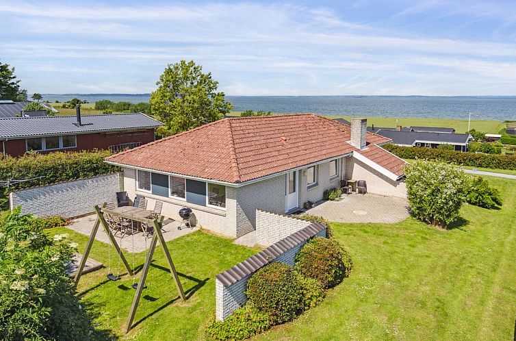 Vakantiehuis "Matthias" - 300m from the sea