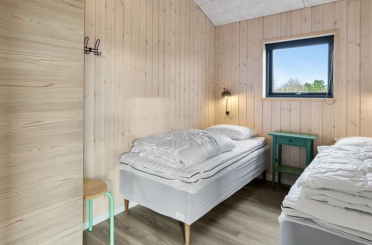 Vakantiehuis "Tydkil" - 250m from the sea
