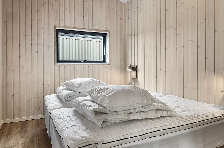 Vakantiehuis "Tydkil" - 250m from the sea
